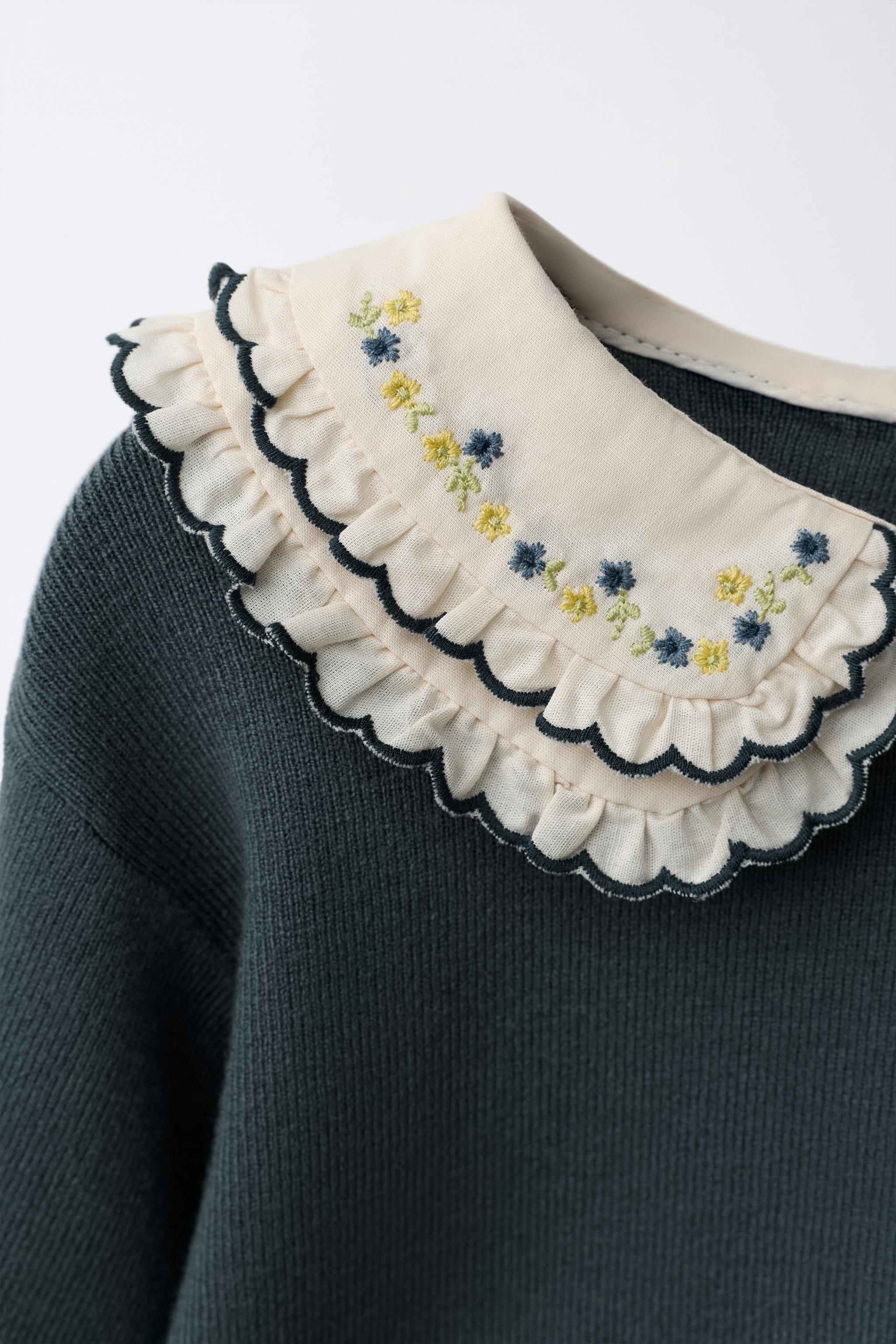PULL EN MAILLE À DOUBLE COL CLAUDINE BRODÉ