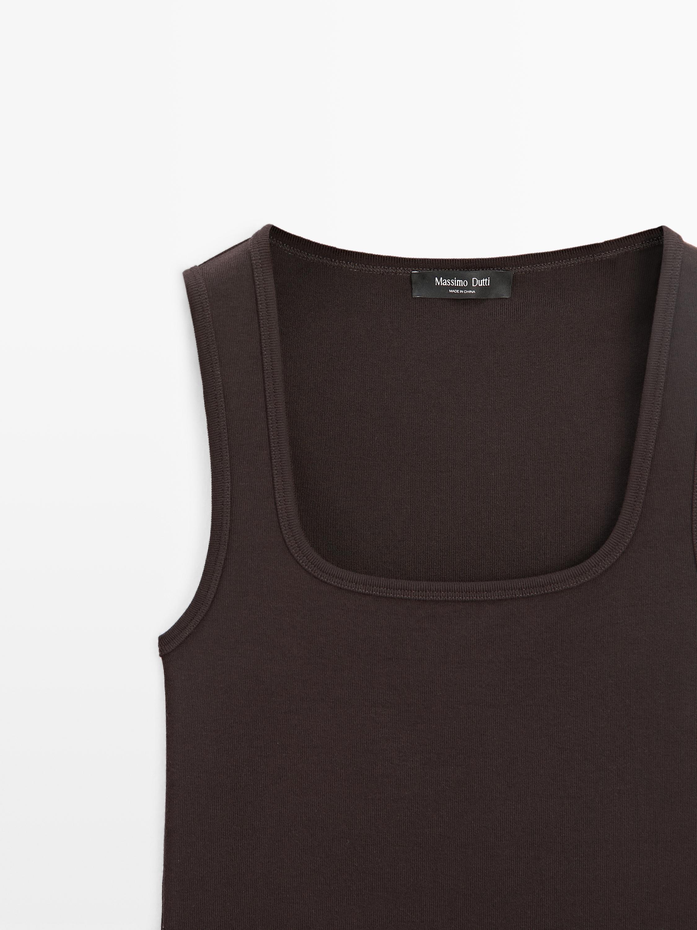 Sleeveless top with square neckline