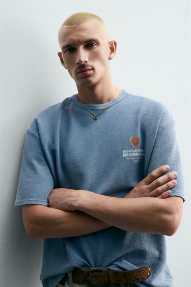 T-SHIRT EN MAILLE LAVÉE IMPRIMÉ BONBONS - Bleu ciel délavé de Zara - Image 5