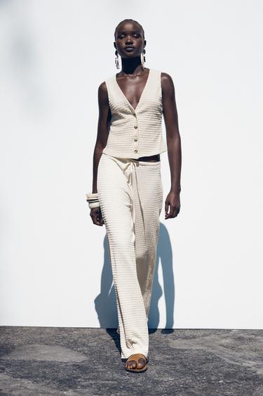 TEXTURED TOP - Ecru by Zara