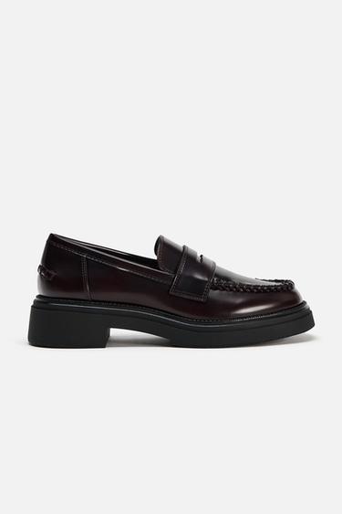 MOCASÍN PASADOS - Rojo Burdeos de Zara