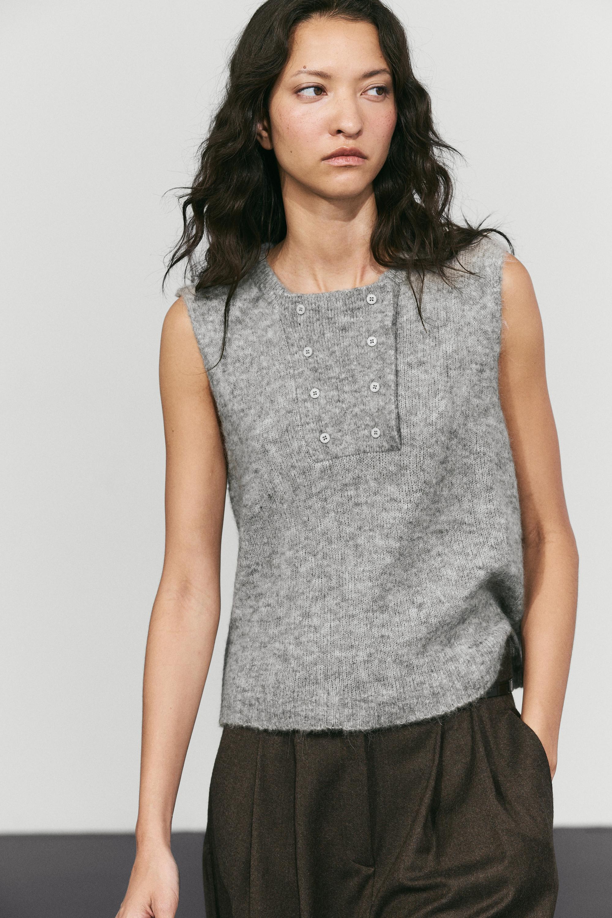 Top en maille, laine et détails boutonnés