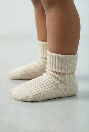 LOT DE QUATRE CHAUSSETTES COULEURS BOÎTE - Beige clair de Zara - Image 5