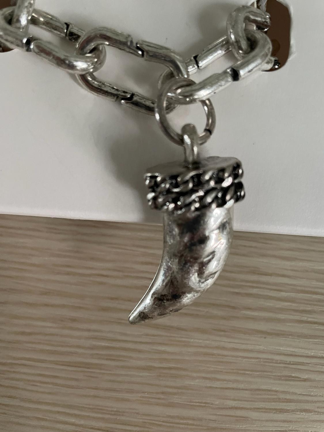 PACK OF 2 METAL BRACELETS WITH HORN PENDANT - Image 2