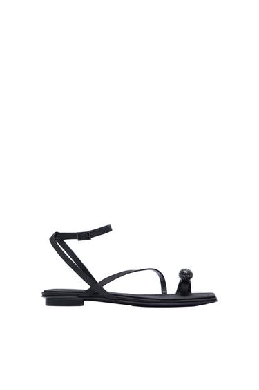 FLAT SANDALS WITH RHINESTONE TOE DIVIDER
