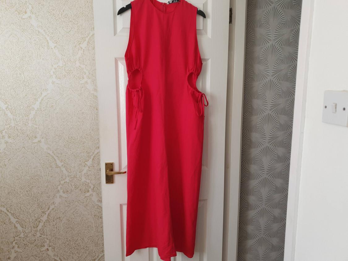 MIDI DRESS WITH CUT-OUT DETAIL - Image 3