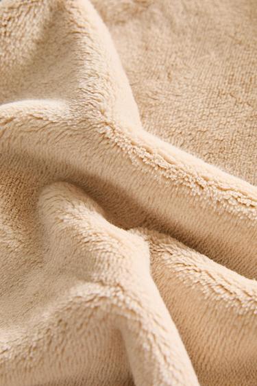 MANTA POLAR LISA FLECOS - Arena de Zara