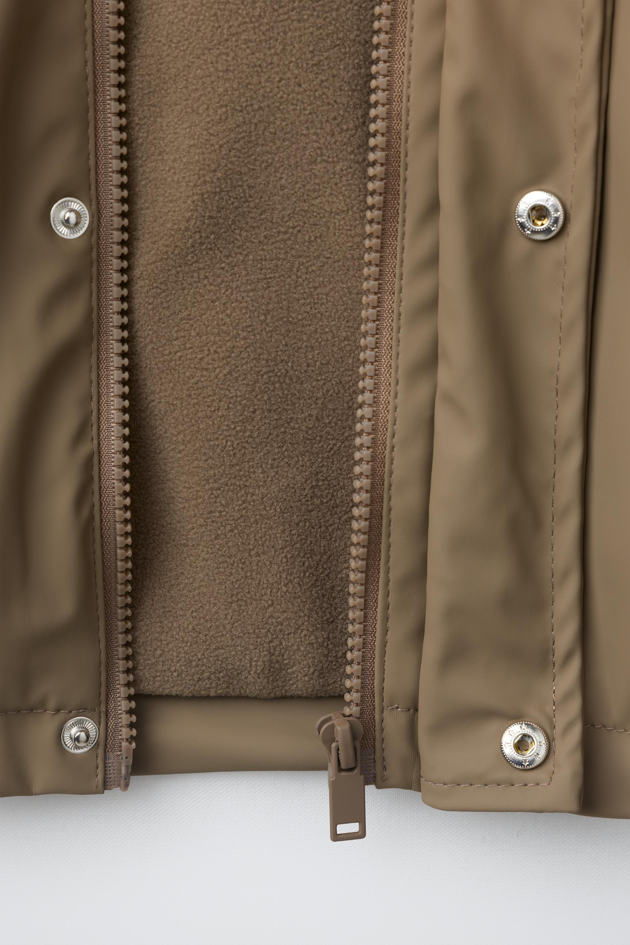 RUBBERIZED WATER REPELLENT RAINCOAT