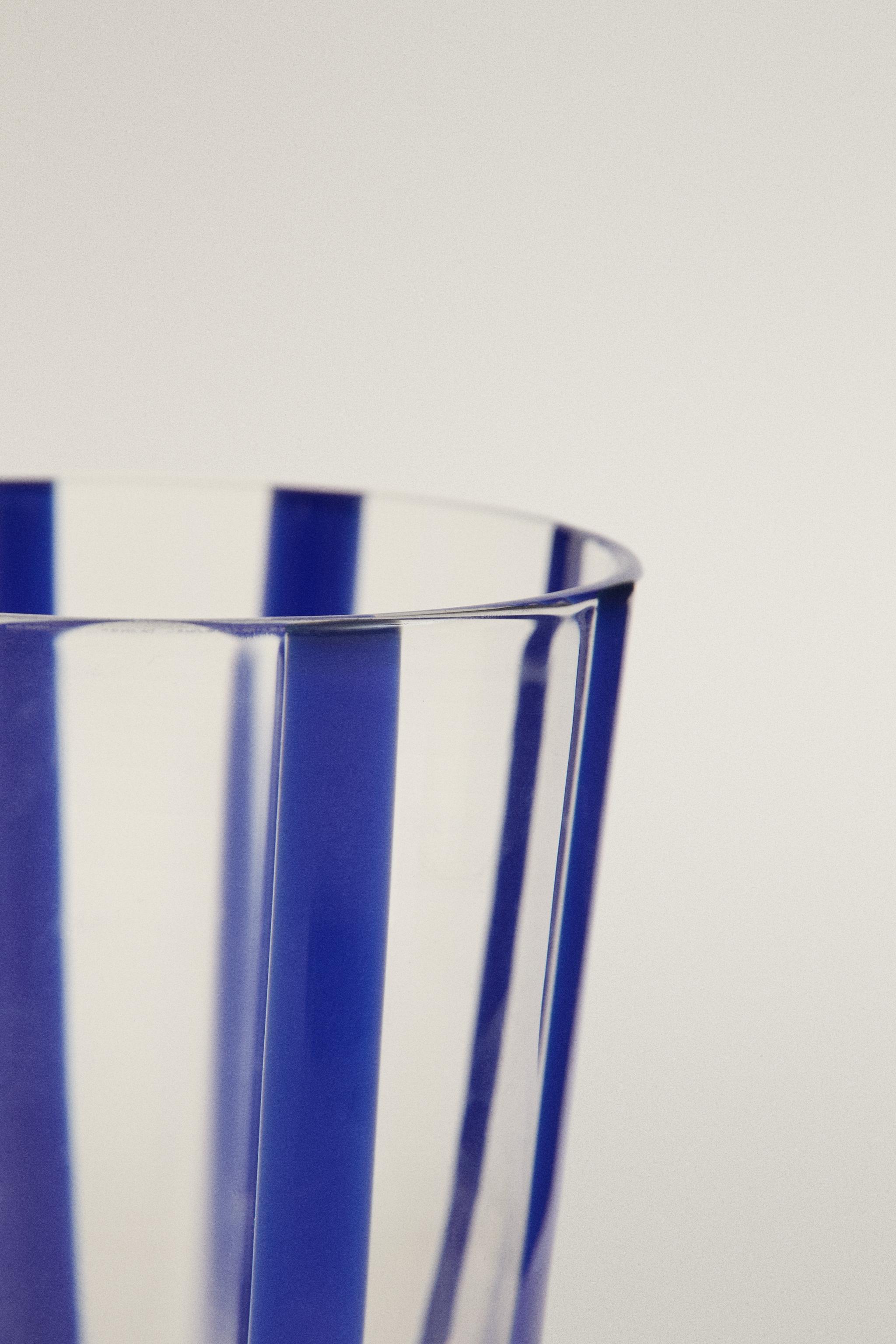 VERRE EN À LIGNES