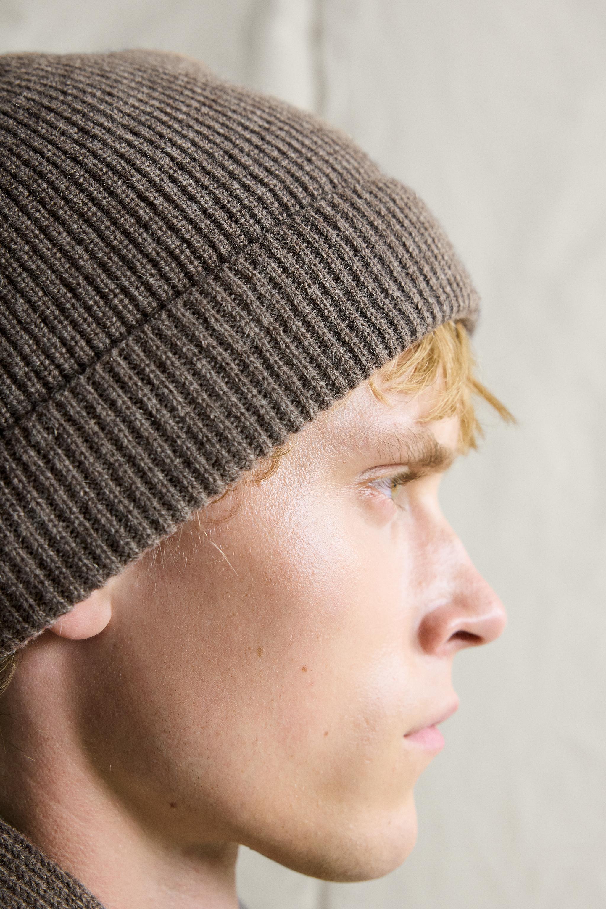 BONNET EN MAILLE LAINE - CACHEMIRE