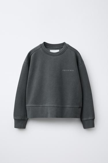 BLUZË HOODIE TEKST ME EFEKT TË ZBARDHUR - Gri nga Zara