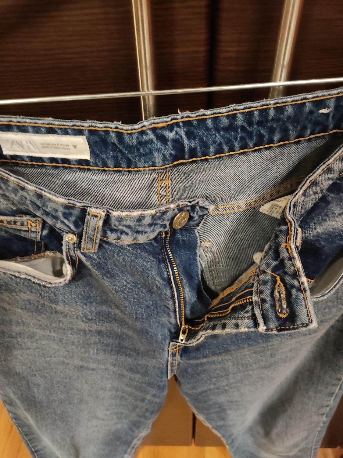 TRF MOM FIT HIGH-WAIST JEANS - Image 4