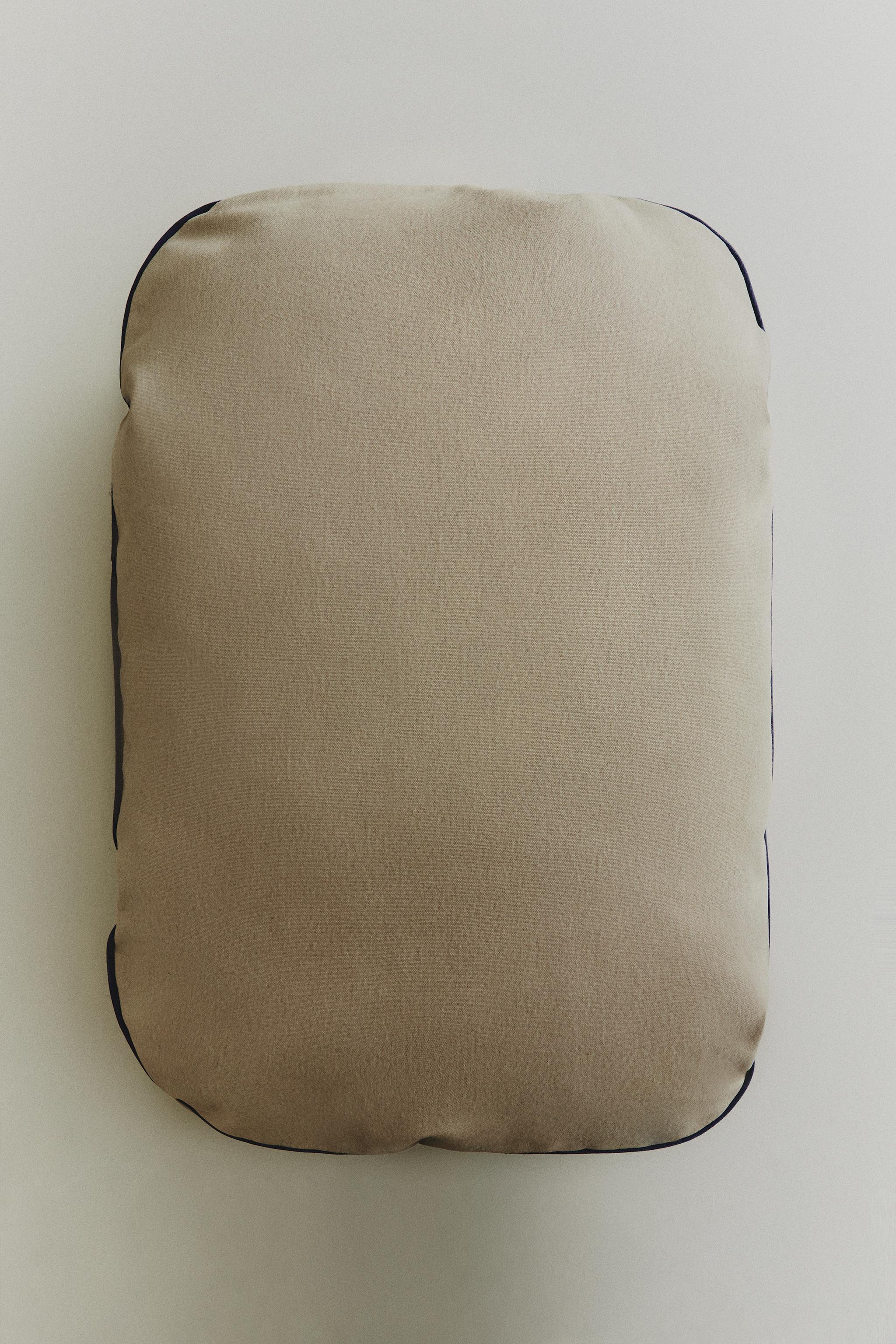 OVAL PET CUSHION