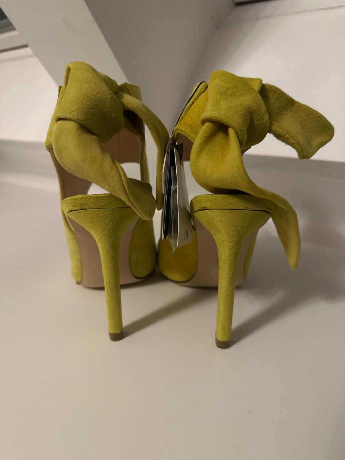 HEELS - Image 6