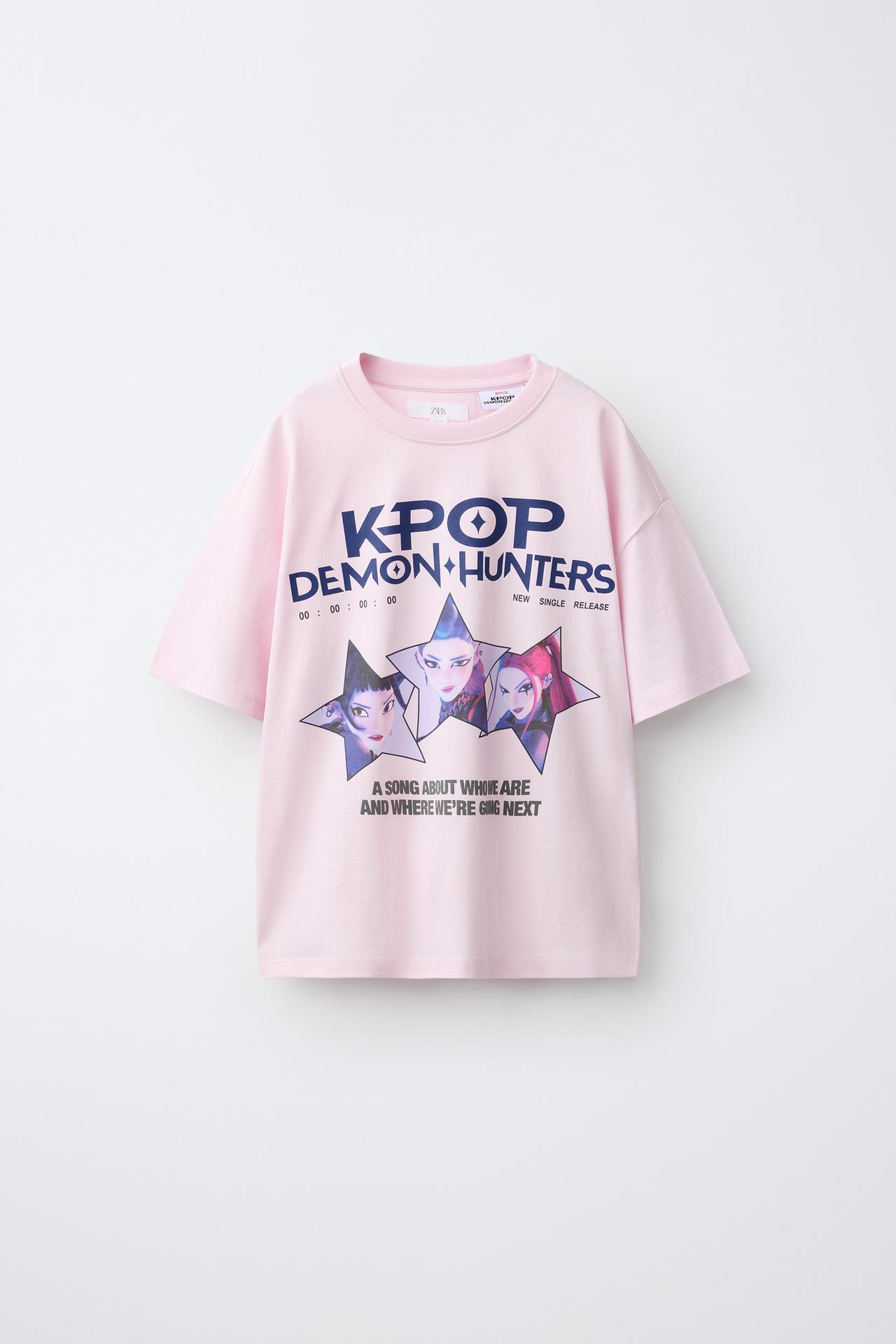 KPOP DEMON HUNTERS™ NETFLIX © STARS T-SHIRT — Pink