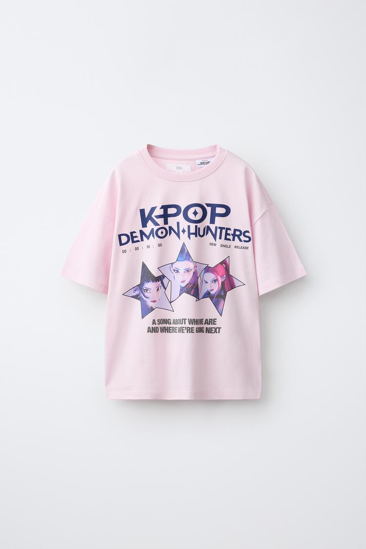 CAMISETA ESTRELLAS KPOP DEMON HUNTERS™ NETFLIX ©
