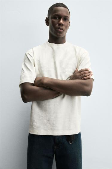 T-SHIRT SEERSUCKER CONFORT - Écru de Zara - Image 5