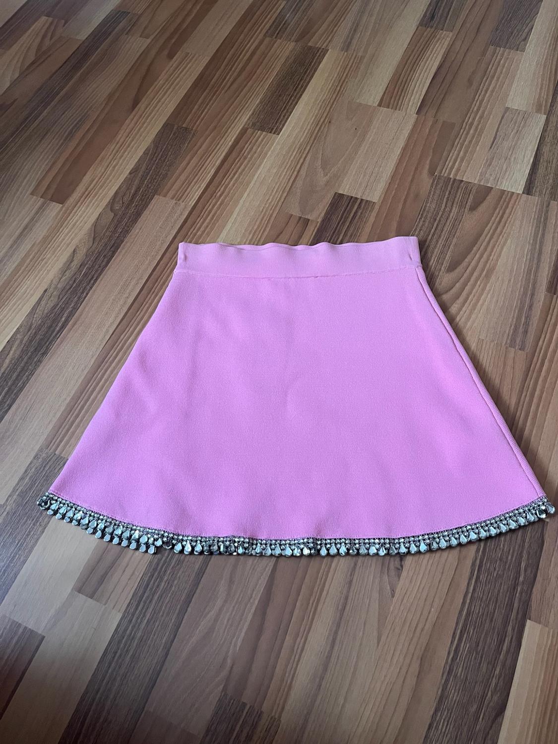 KNIT SKIRT WITH APPLIQUÉD RHINESTONE DETAIL - Image 5