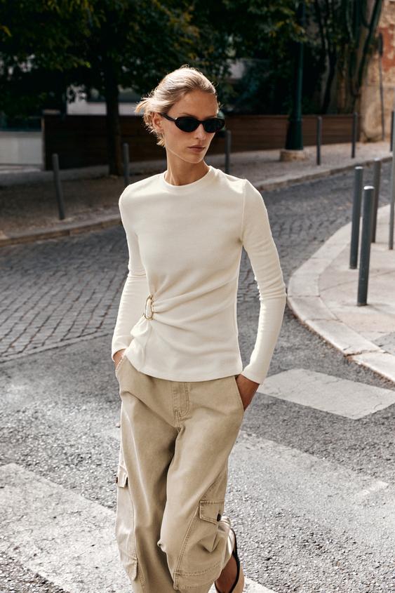 TOP SOFT À FINITIONS - Écru de Zara - Image 1