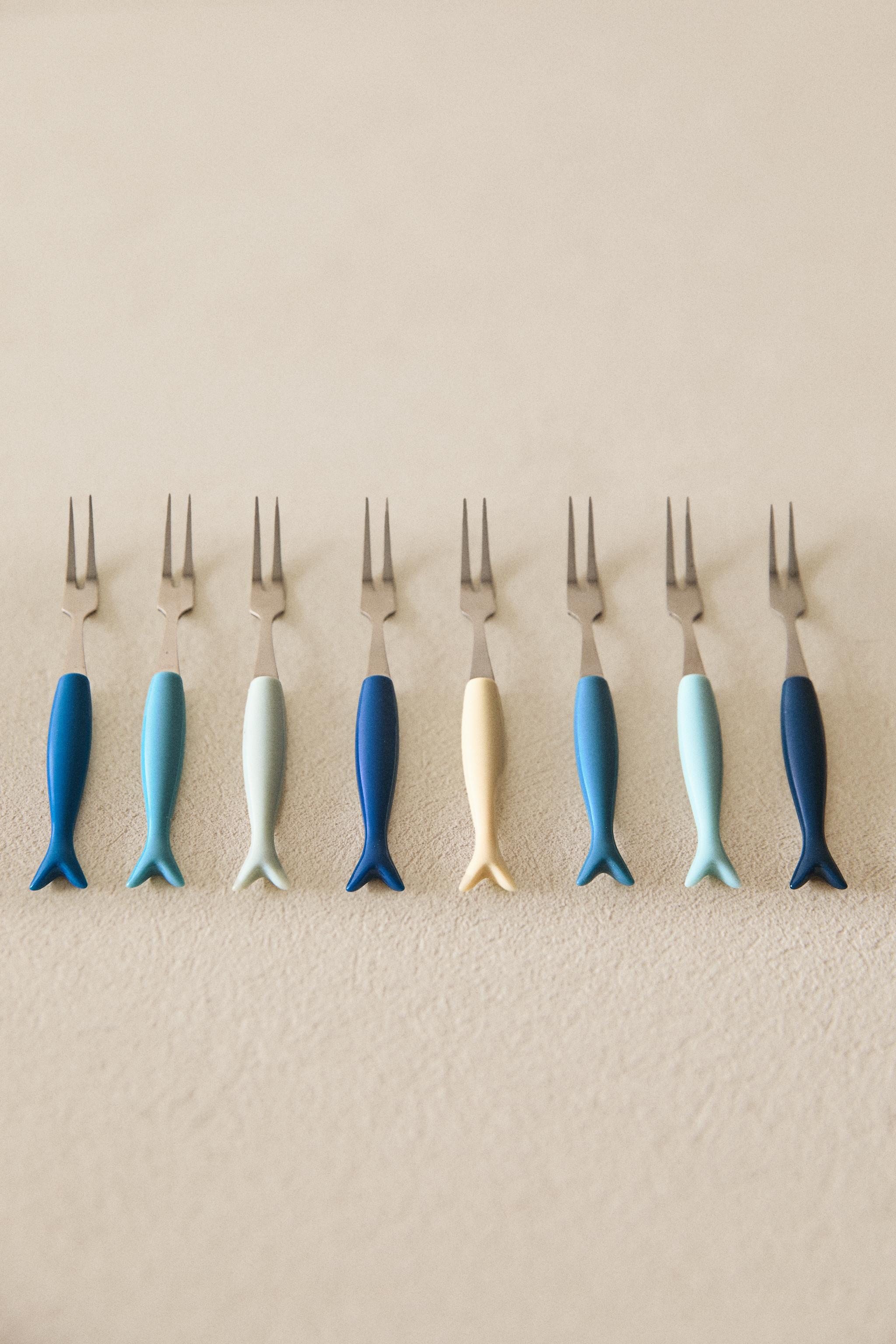 SET OF FISH APPETIZER FORKS (SET OF 8)
