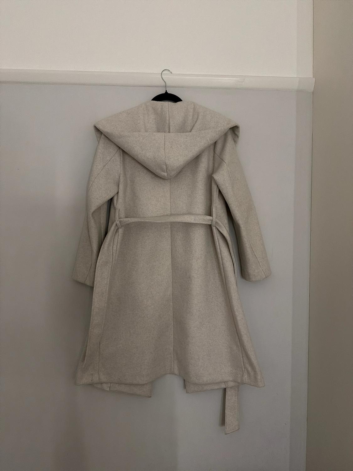 SOFT HOODED BELTED COAT - Image 2