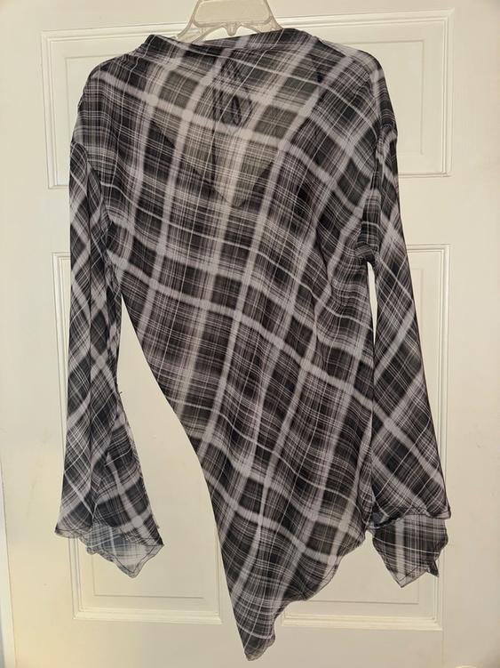 ASYMMETRIC CHECKERED TOP