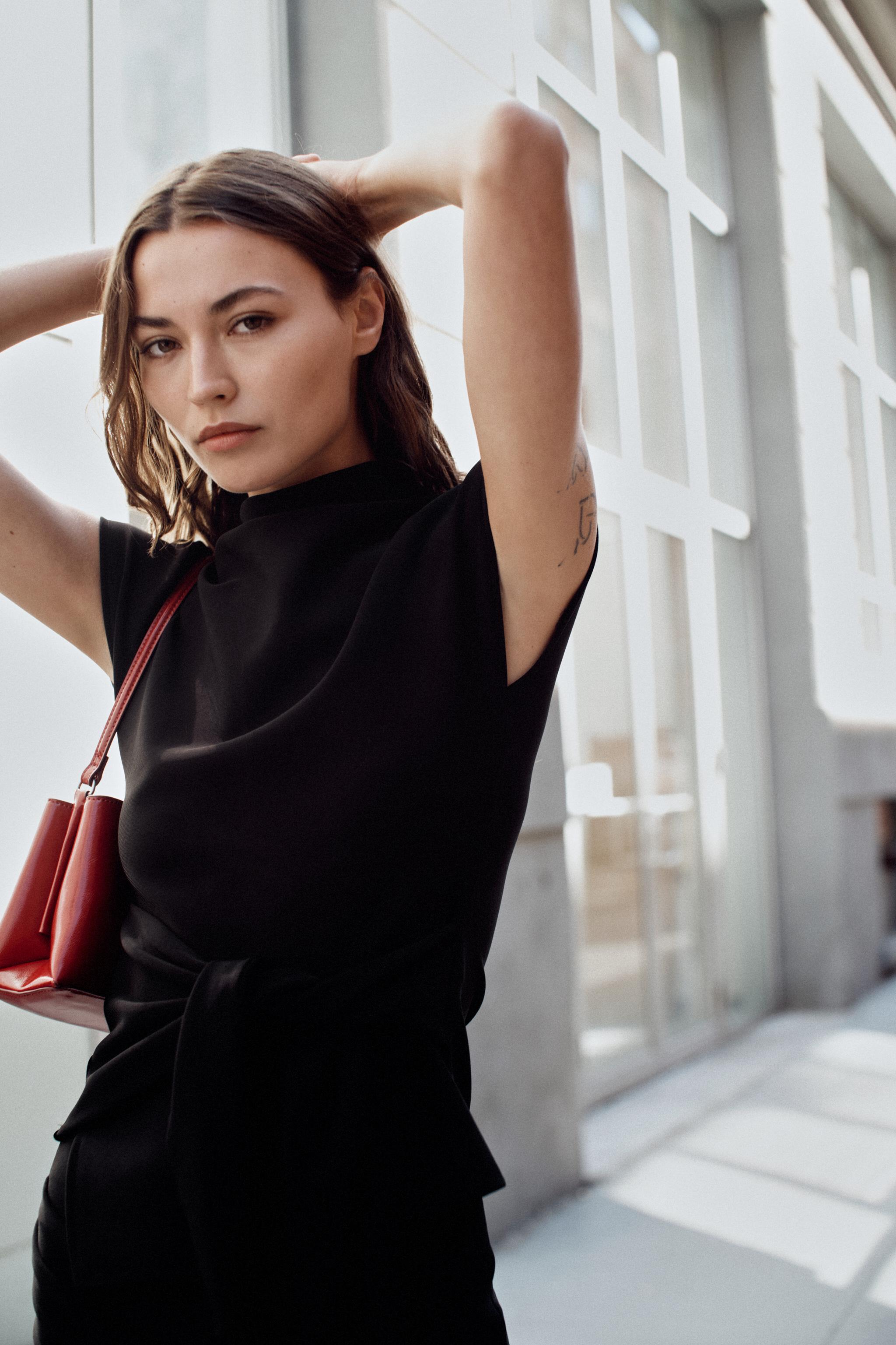 Zara DRAPELİ KUŞAKLI TOP görsel 3
