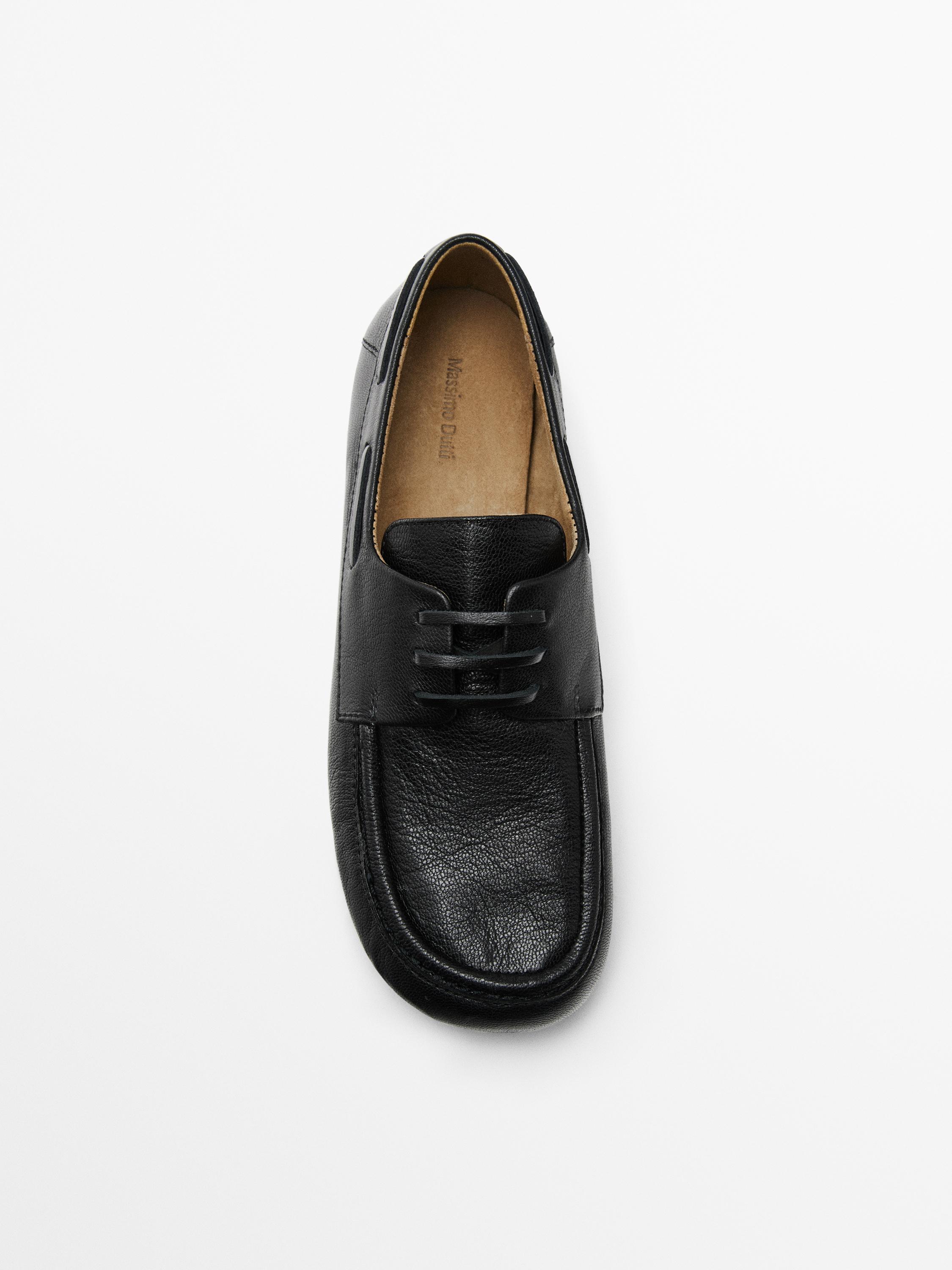 Leather deck shoes