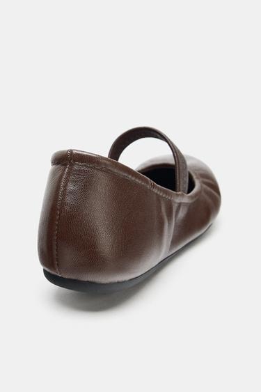 LEATHER BALLERINAS WITH ELASTIC STRAP - Brown by Zara - Image 4