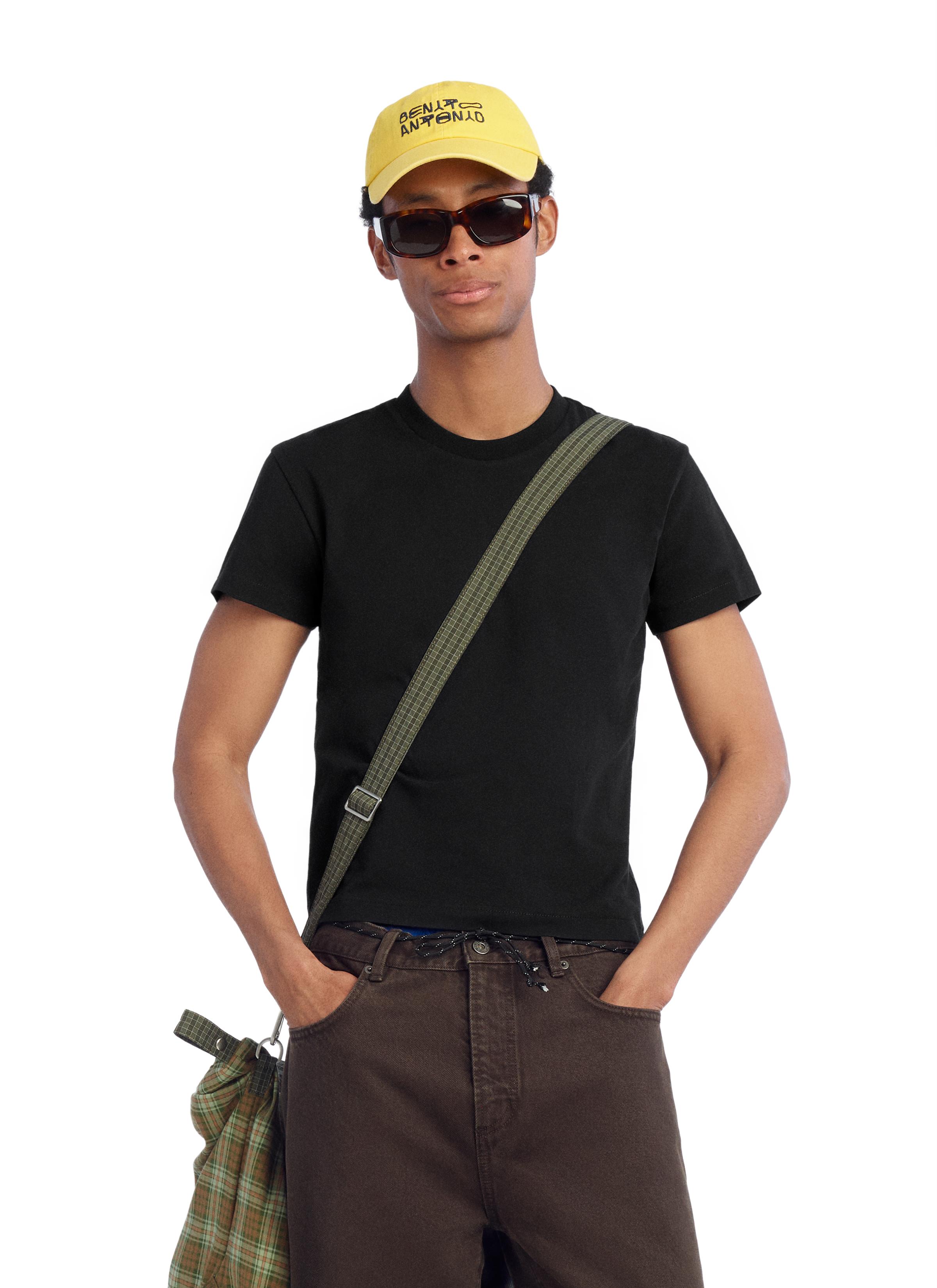 SLIM CROPPED FIT T-SHIRT — Black