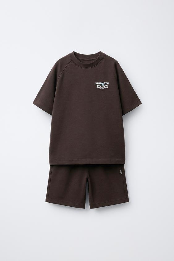 CONJUNTO CAMISETA Y BERMUDA TEXTO INTERLOCK - Chocolate de Zara - Imagen 0