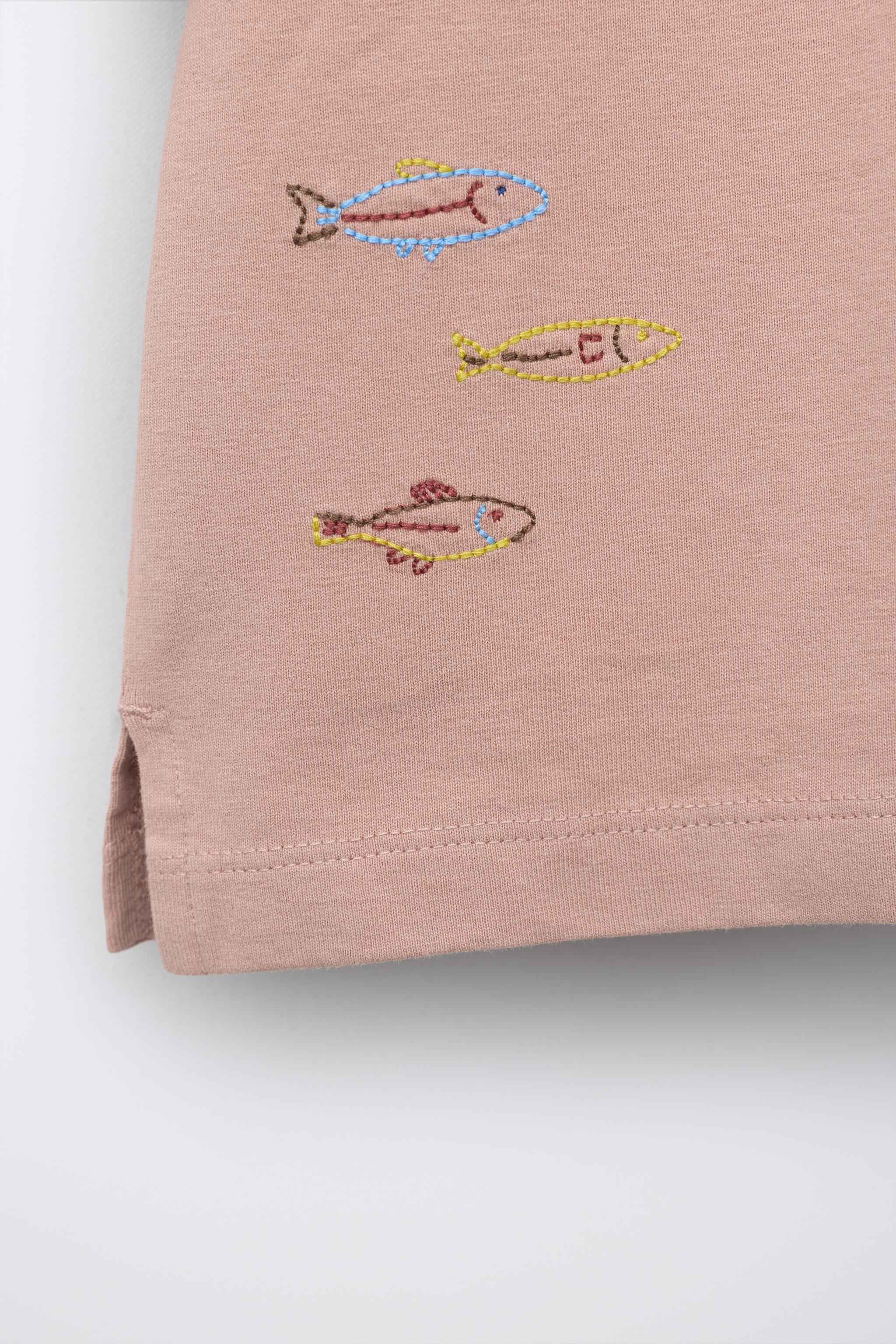 EMBROIDERED T-SHIRT