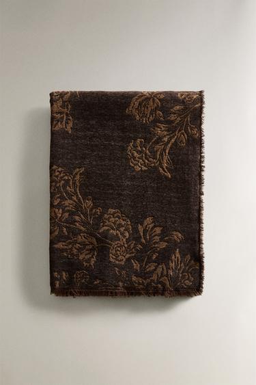 CHENILLE JACQUARD THROW - Brown by Zara