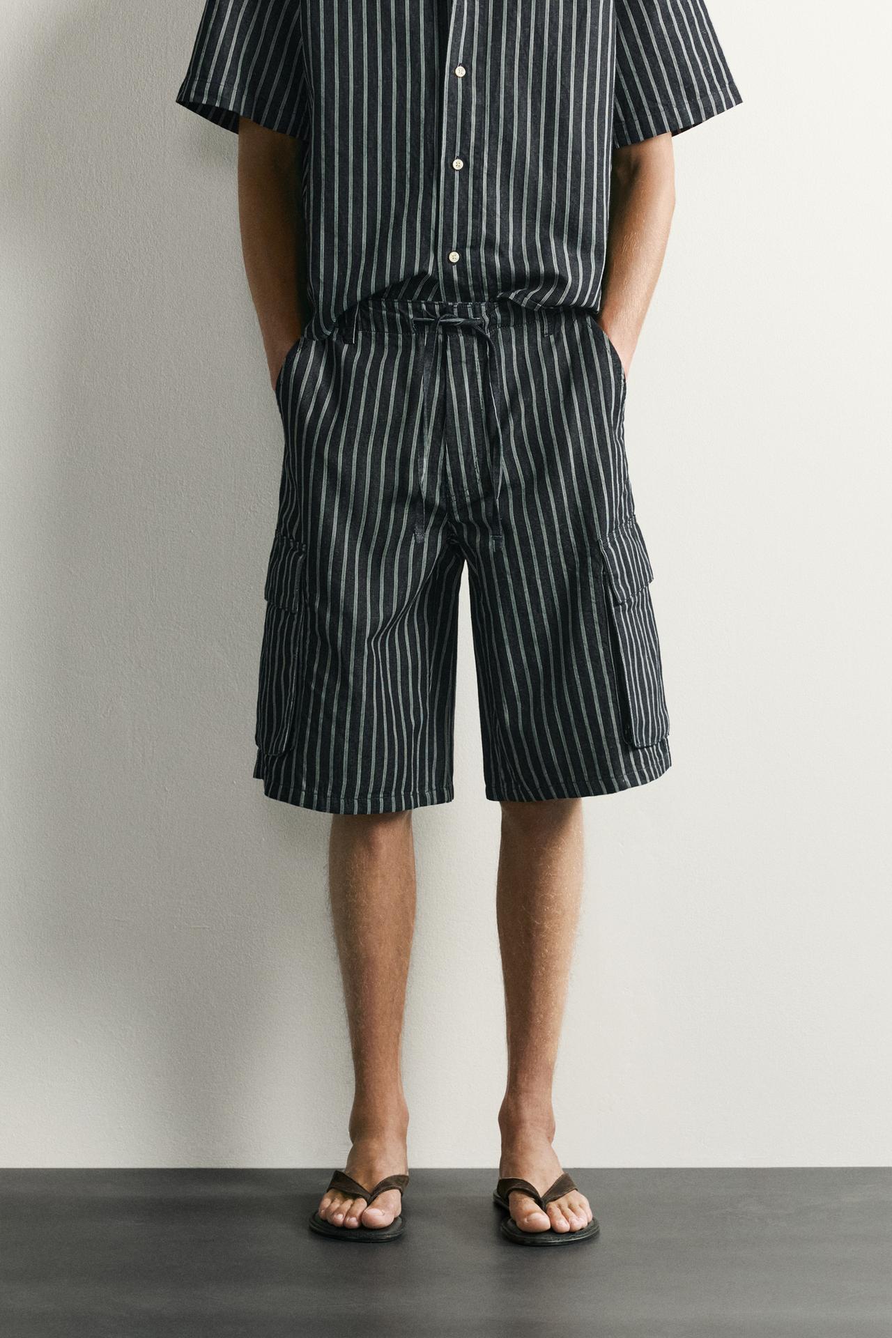 STRIPED COTTON-LINEN DENIM CARGO SHORTS — Blue / Black