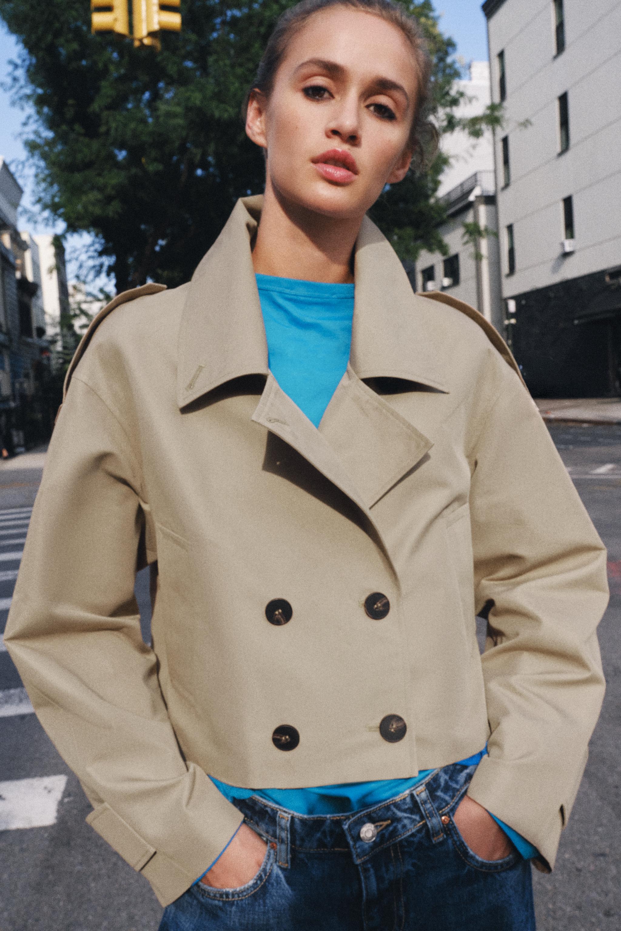 SHORT DOUBLE-BREASTED TRENCH JACKET — taupe brown