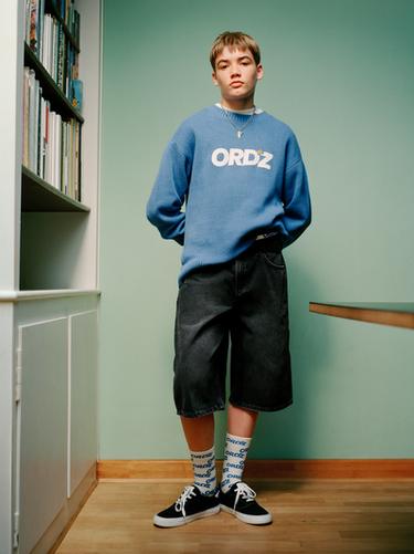 PULL EN MAILLE AVEC INSCRIPTION - Bleuté de Zara