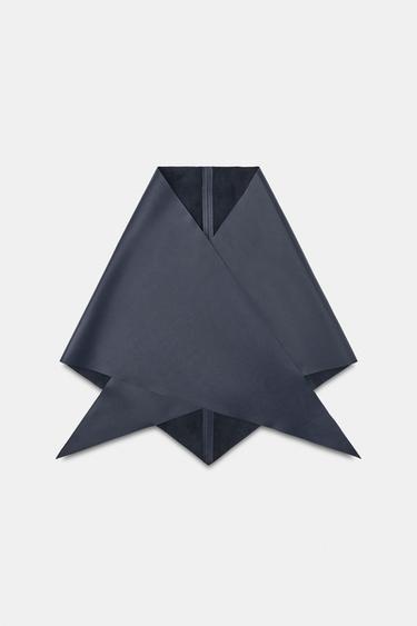 BANDANA UNIE 100% CUIR - bleu marine de Zara - Image 2