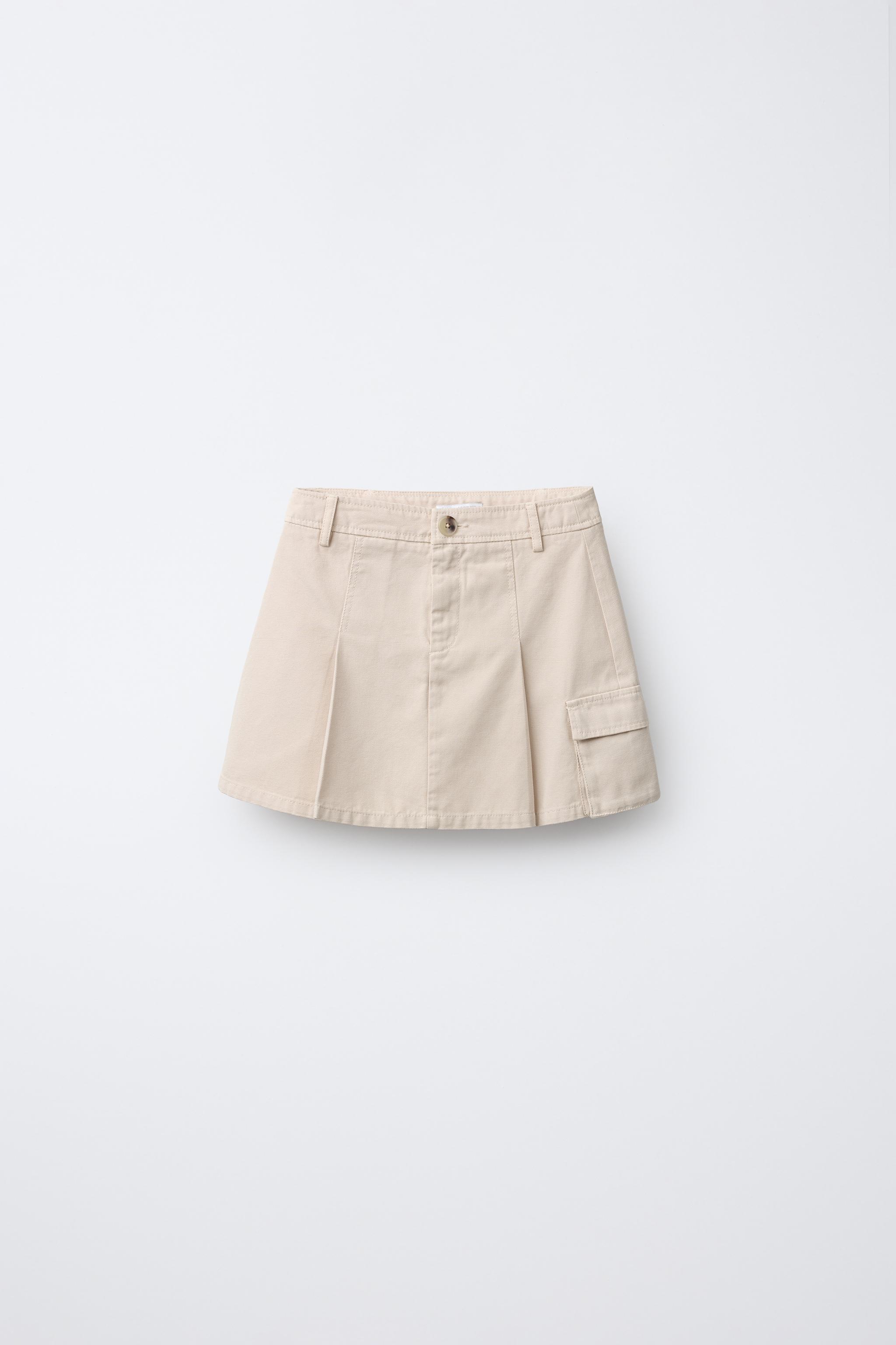 NBB WEEKEND リサイクルポリエステル 後ろプリ ーツスカート　イエロー プリーツミニスカート/2025 AW COLLECTION[品番：FROW0001624