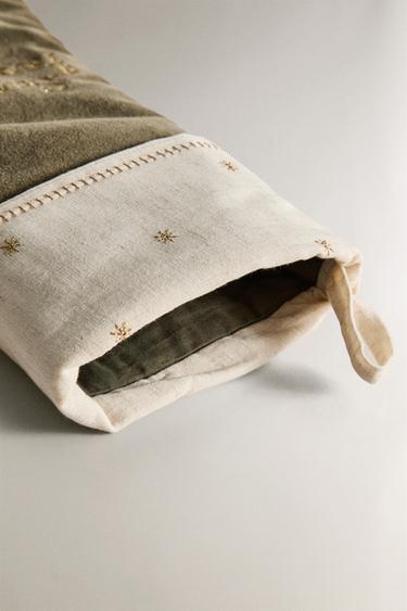 VELVET CHRISTMAS STOCKING DECORATION - Green by Zara - Image 3