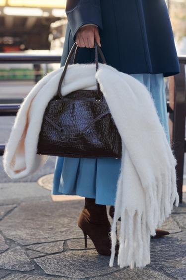 エンボス加工レザーシティバッグチョコレートZaraのエンボス加工レザーシティバッグ - チョコレート 