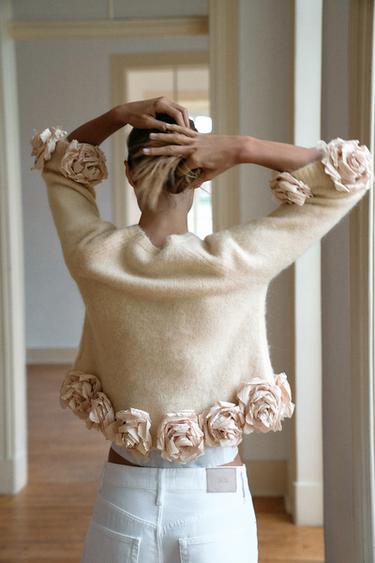KNIT JUMPER WITH COMBINED FLORAL STRUCTURE - Beige-pink by Zara