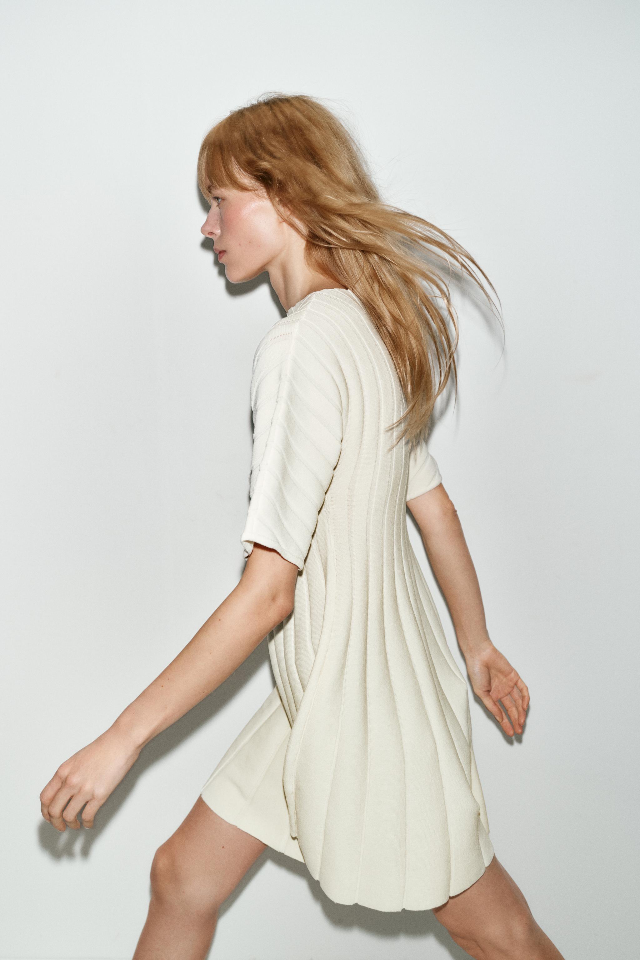 SHORT RIB KNIT BALLOON SLEEVE DRESS