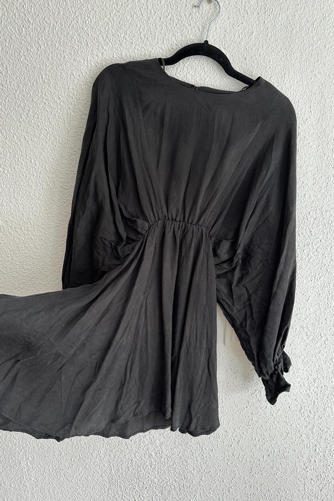 VOLUMINOUS SATIN-EFFECT DRESS - Image 3