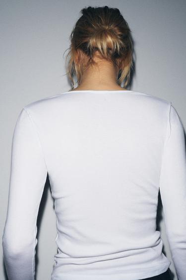 HAUT À COL TUNISIEN - Blanc cassé de Zara - Image 2