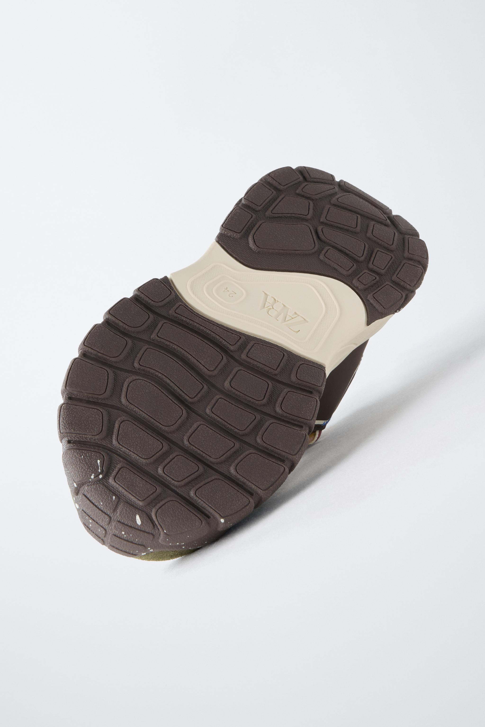 PIECED SNEAKERS