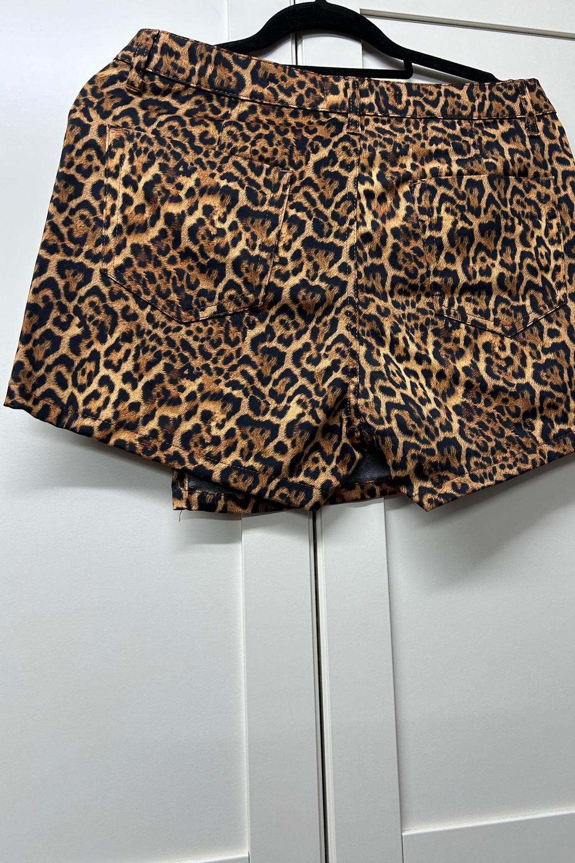 ANIMAL PRINT BERMUDA SHORTS - Image 3