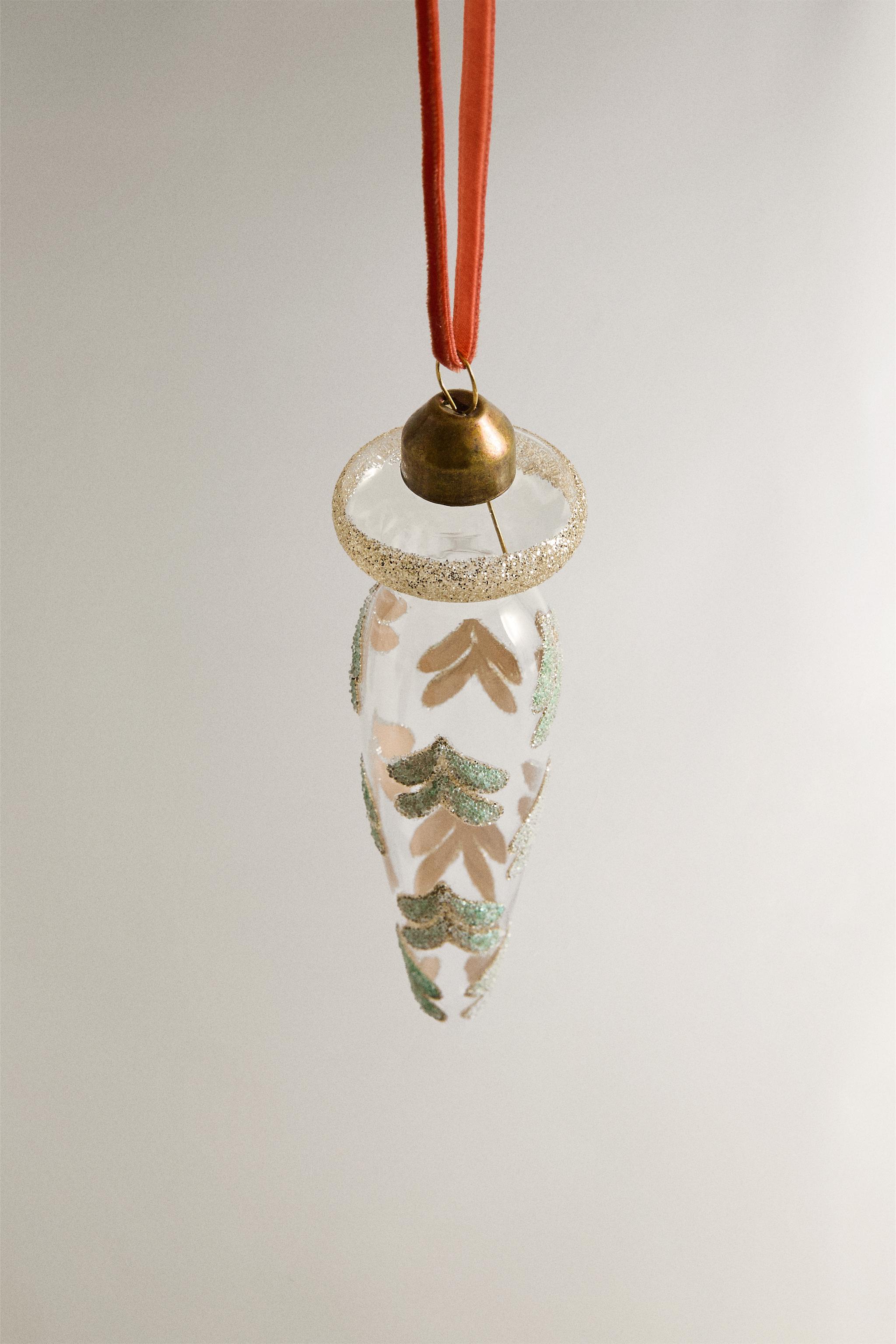 ELONGATED GLITTERY LEAF CHRISTMAS TREE ORNAMENT