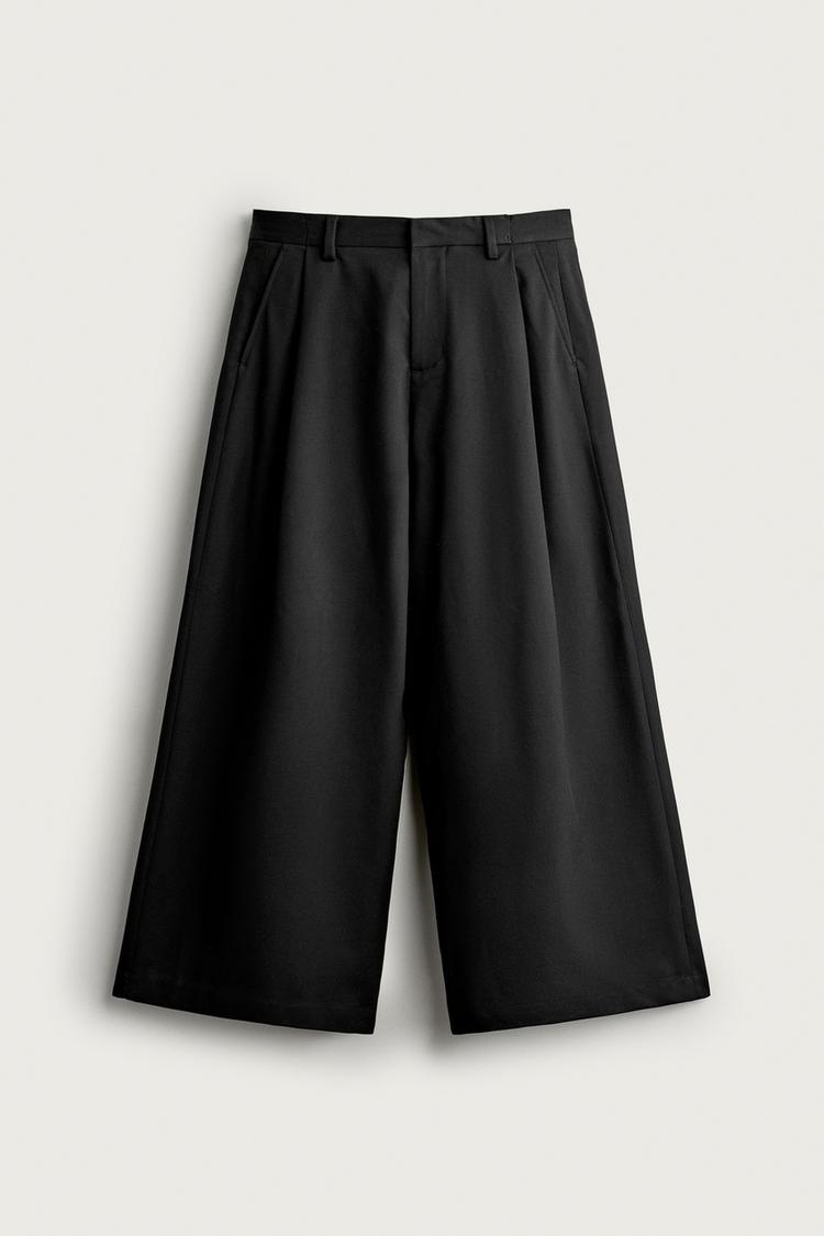 WIDE-FIT PLEATED PANTS — Black