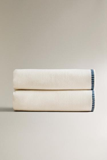 SOFT THROW WITH STITCHING AROUND THE EDGE - Ecru by Zara - Image 1