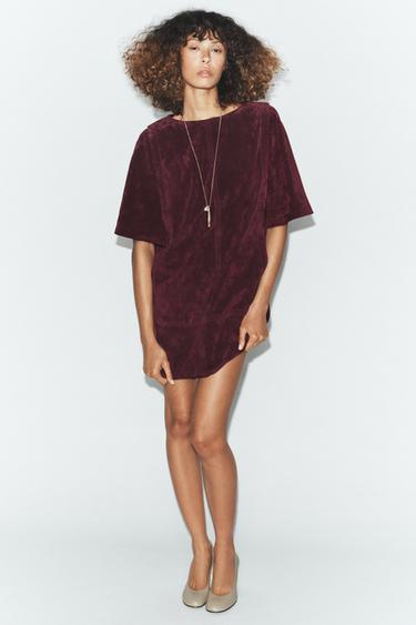 ROBE COURTE 100% CUIR DAIM - Bordeaux de Zara